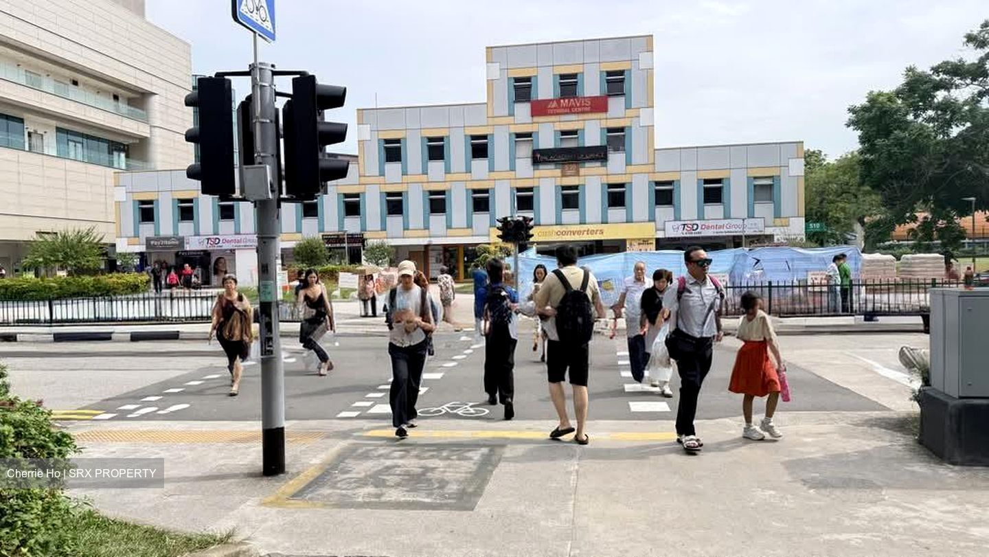 Tampines Heart (D18), Shop House #593980161